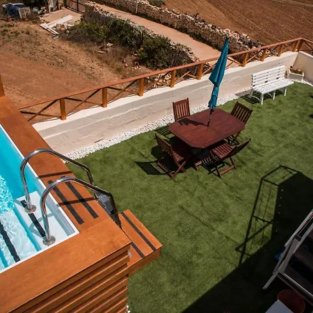 Tal-karmnu Entire House With Private Heated Pool And Jacuzzi Holiday home Kirkop