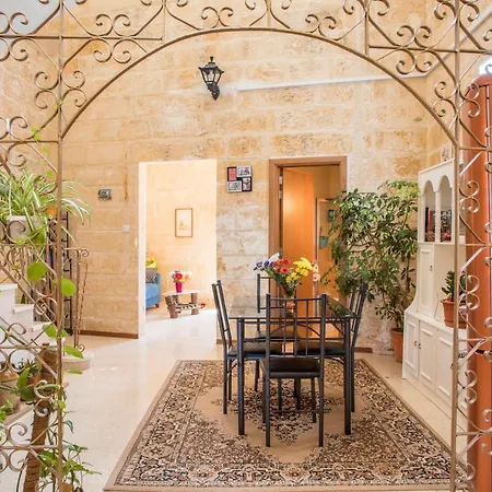 Tal-karmnu Entire House With Private Heated Pool And Jacuzzi Kirkop