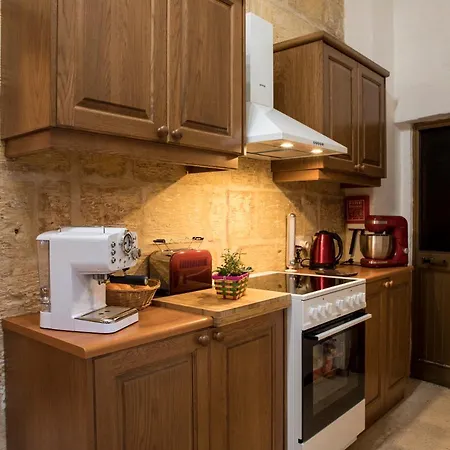 Tal-karmnu Entire House With Private Heated Pool And Jacuzzi *