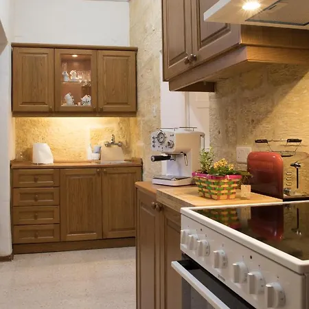 Tal-karmnu Entire House With Private Heated Pool And Jacuzzi Feriehus *