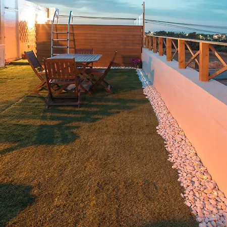 Tal-karmnu Entire House With Private Heated Pool And Jacuzzi