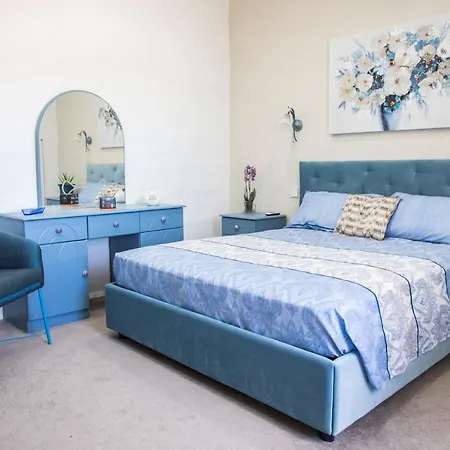 Feriehus Tal-karmnu Entire House With Private Heated Pool And Jacuzzi Kirkop