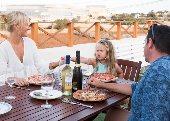 Tal-karmnu Entire House With Private Heated Pool And Jacuzzi Case de vacanță Kirkop