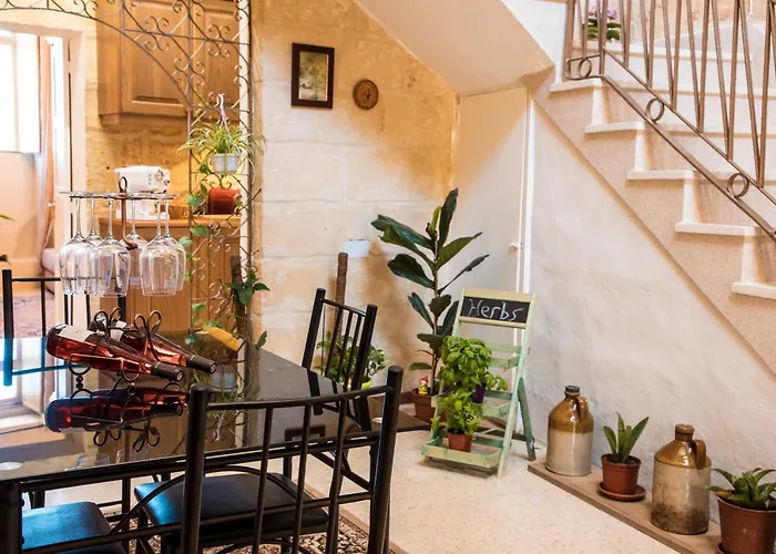 Tal-karmnu Entire House With Private Heated Pool And Jacuzzi Case de vacanță