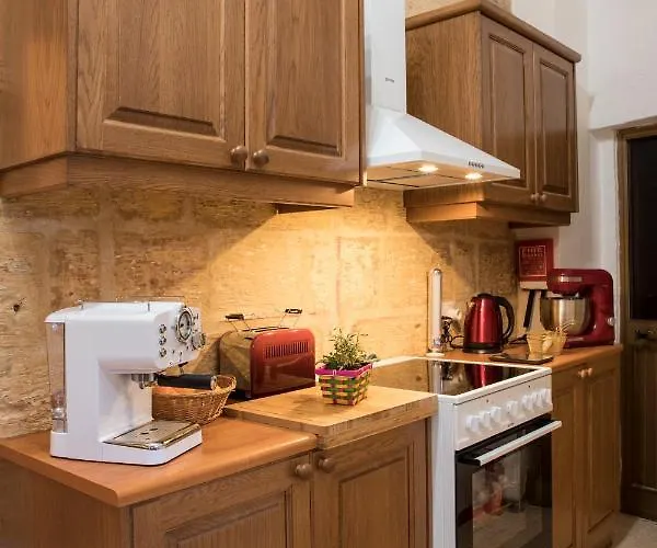 Tal-karmnu Entire House With Private Heated Pool And Jacuzzi *