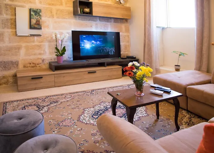 Tal-karmnu Entire House With Private Heated Pool And Jacuzzi Case de vacanță