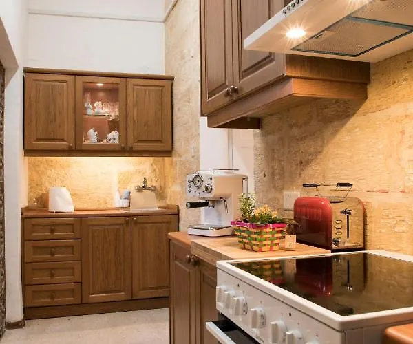 Tal-karmnu Entire House With Private Heated Pool And Jacuzzi *