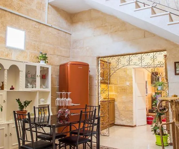 Tal-karmnu Entire House With Private Heated Pool And Jacuzzi Case de vacanță