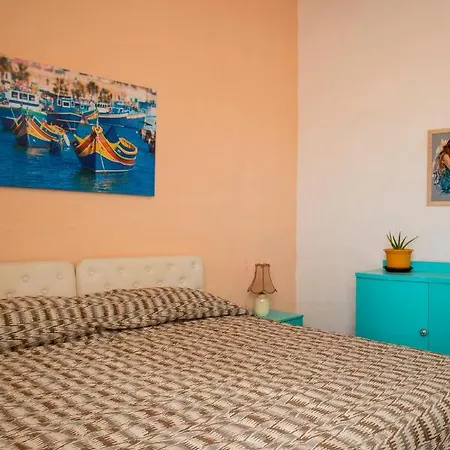 Дом отдыха Tal-karmnu Entire House With Private Heated Pool And Jacuzzi *