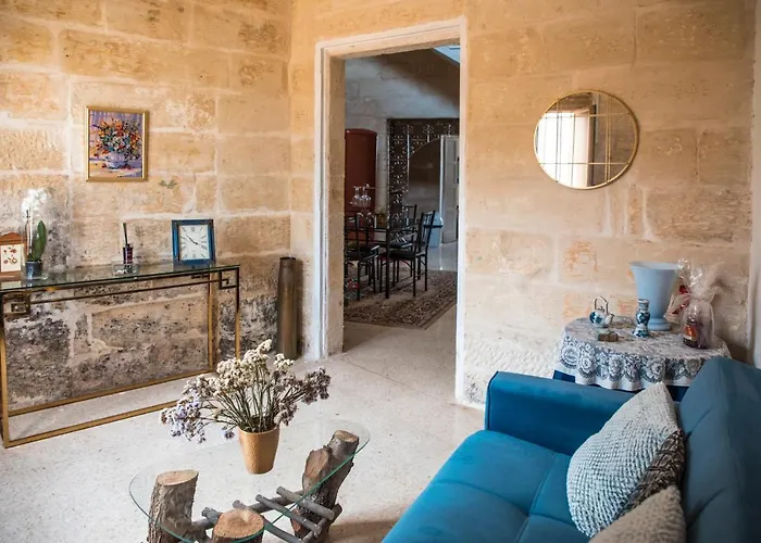 Tal-karmnu Entire House With Private Heated Pool And Jacuzzi Holiday home Kirkop