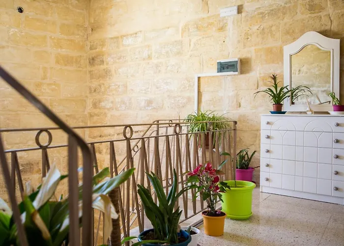 Tal-karmnu Entire House With Private Heated Pool And Jacuzzi Holiday home *