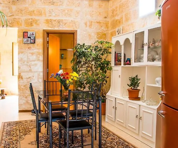 Tal-karmnu Entire House With Private Heated Pool And Jacuzzi * Kirkop