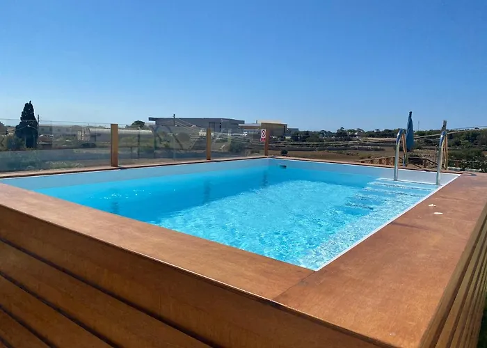 Tal-karmnu Entire House With Private Heated Pool And Jacuzzi Holiday home