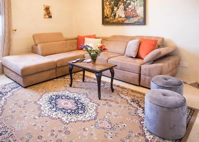 Holiday home Tal-karmnu Entire House With Private Heated Pool And Jacuzzi *